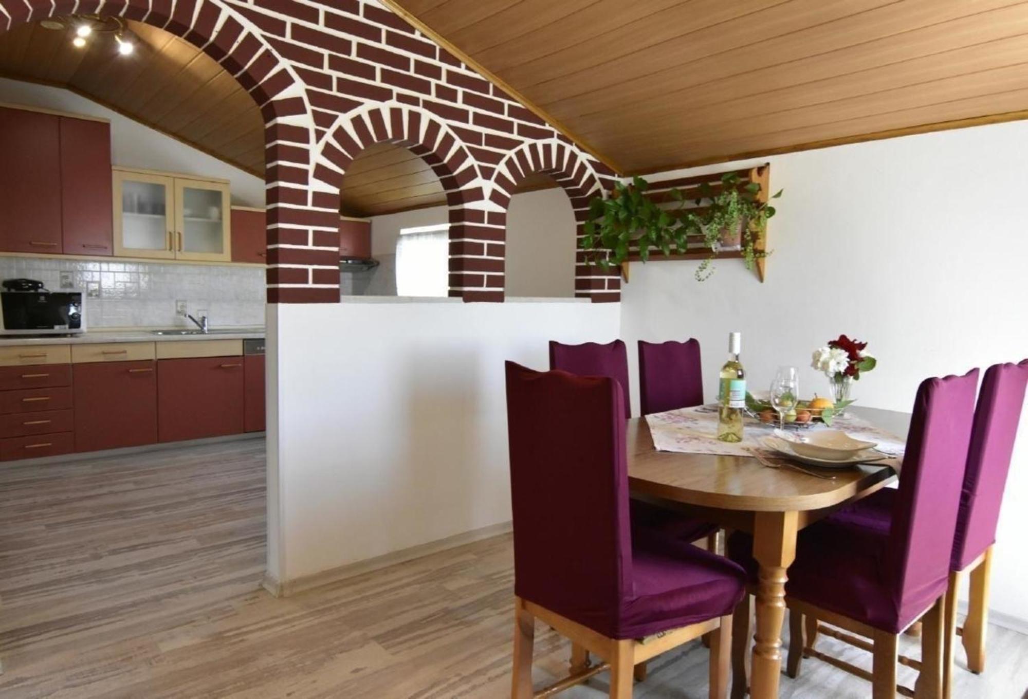 Klimatisierte In Valica Mit Grossem Garten Apartman Umag