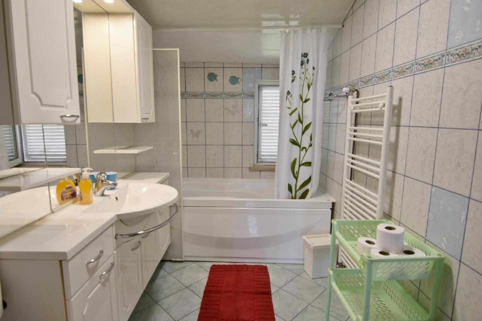 Apartman Klimatisierte In Valica Mit Grossem Garten *